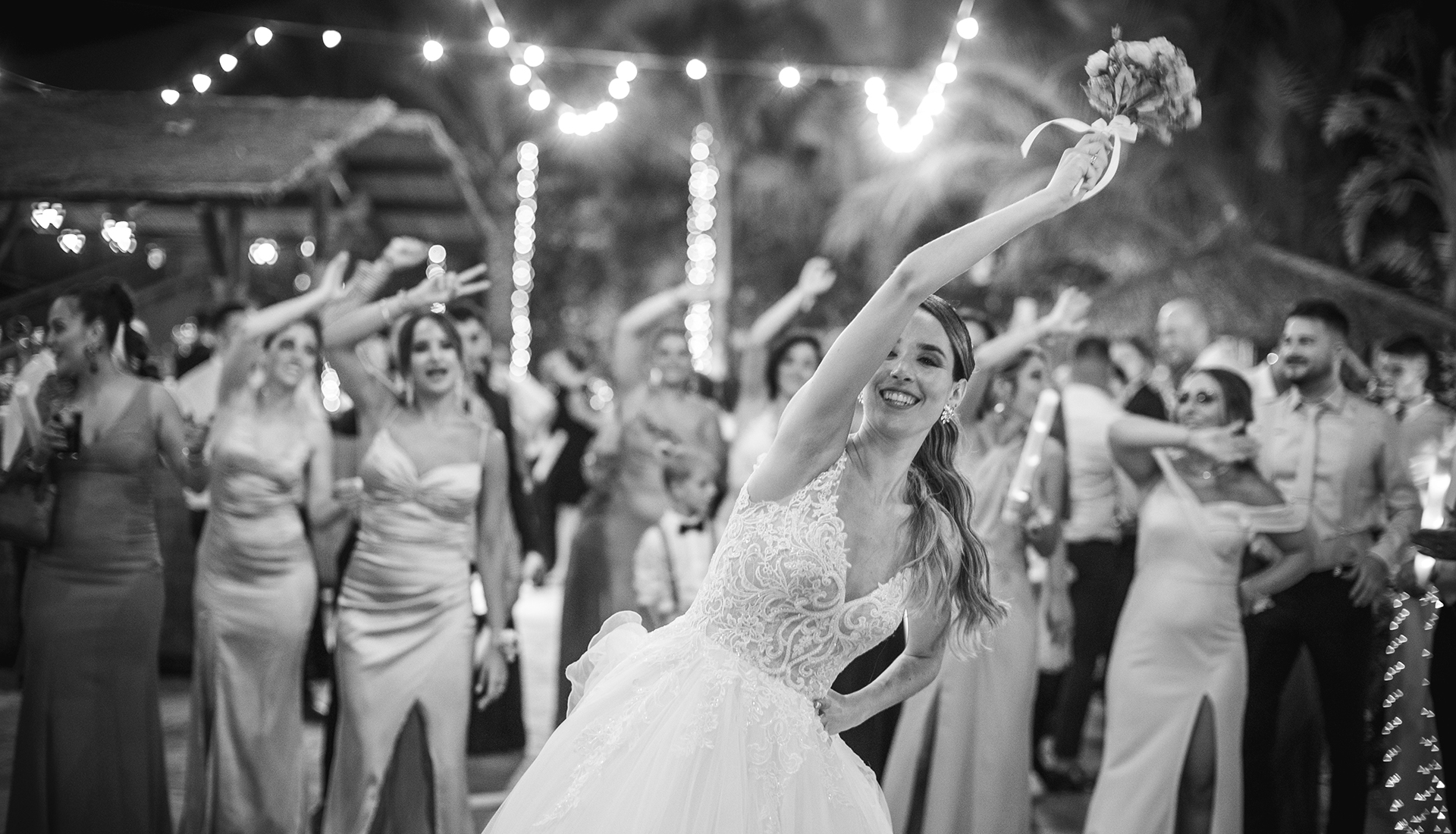 Capturamos tus momentos más importantes con arte, emoción y estilo propio.